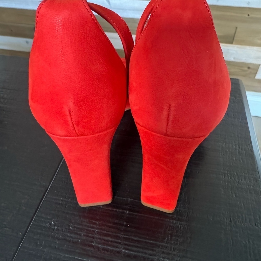 Gianni Bini heeled strapy sandal Red Suede SZ 10 New - Picture 10 of 11